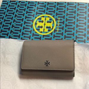 TORY BURCH-ROBINSON MEDIUM WALLET FRENCH GREY